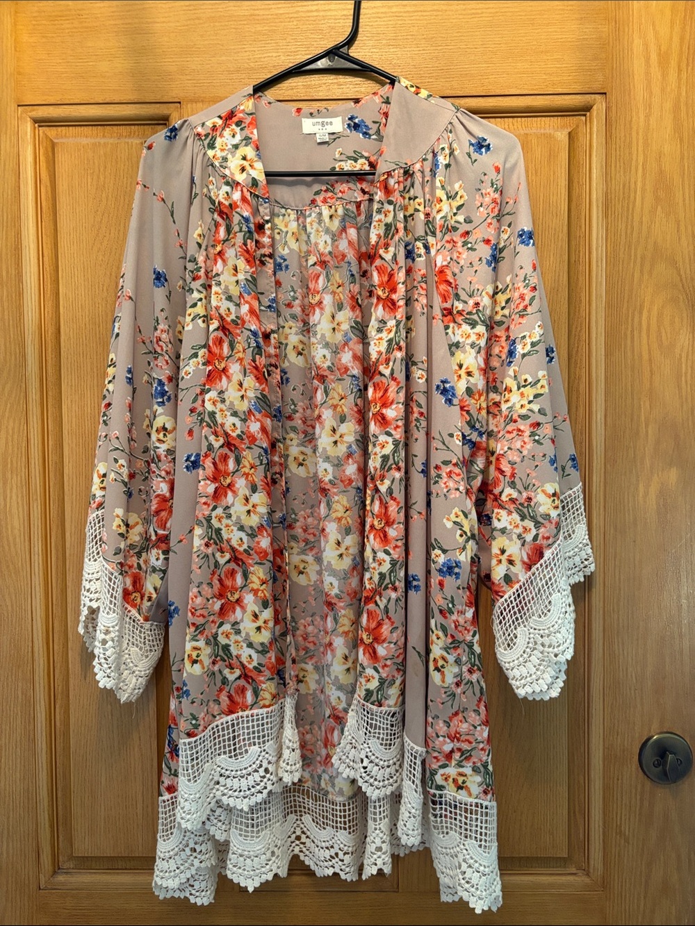 Umgee Tan Floral Lace-Trim Kimono with Blue & Coral Blooms